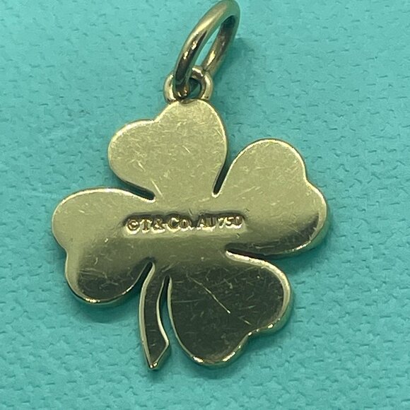 RARE Tiffany & Co. 18K Yellow Gold 4 Leaf Lucky Clover Pendant Charm - Picture 2 of 9